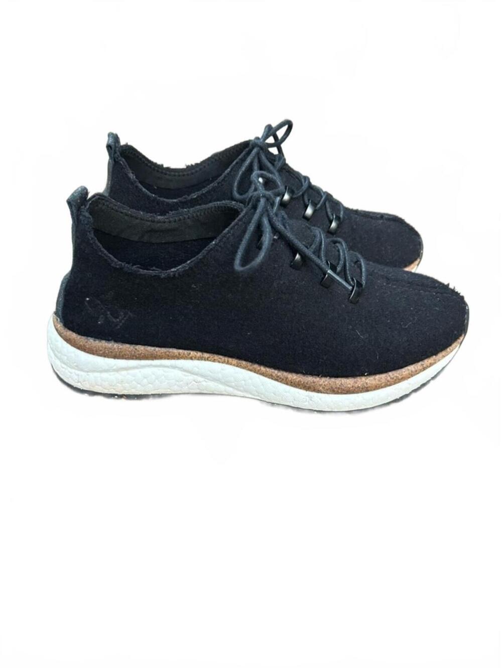 OTBT Courier Platform Wool Sneaker Jet Black Light Travel Shoe | Women size 7.5